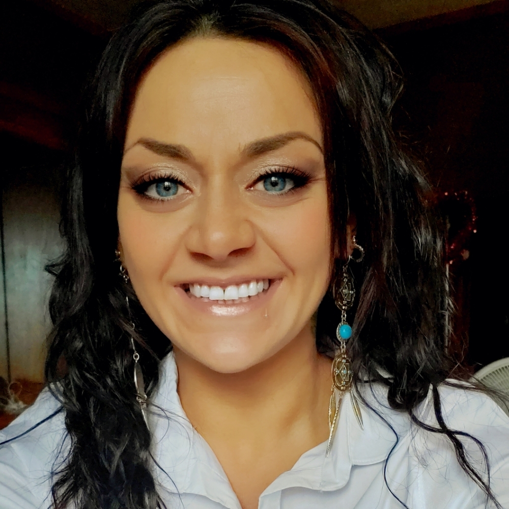 Meet your Posher, Cassondra